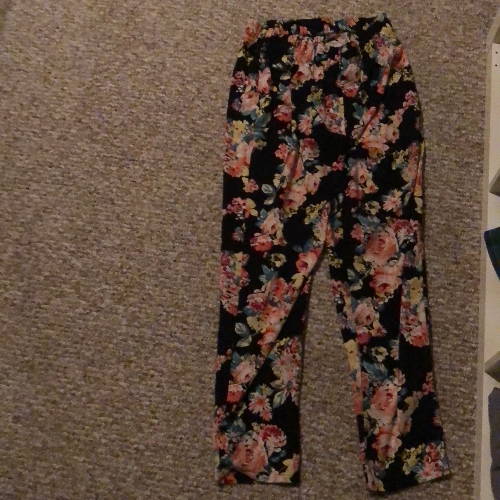 Loose pants